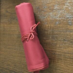 Travel jewelry roll-up